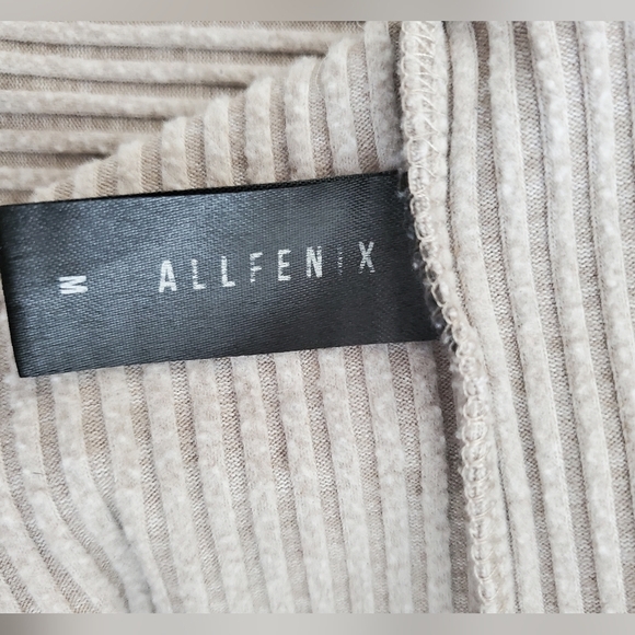 ALLFENIX Rib Knit Crop Wide Slv Top  Drawstring ties Sz M  EUC - Picture 7 of 12